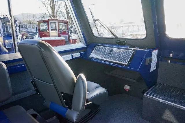 Slide: The Image of Thunder Jet 26 Alexis Pro XL 2025 - 12