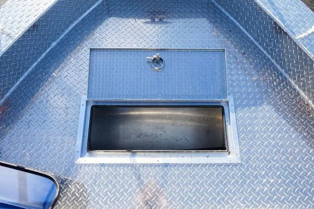 Slide: The Image of Thunder Jet 26 Alexis Pro XL 2025 - 17