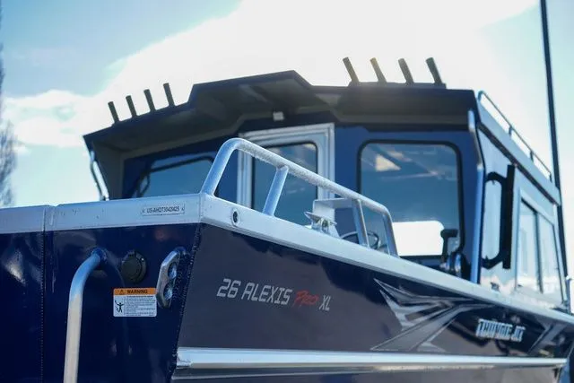 Slide: The Image of Thunder Jet 26 Alexis Pro XL 2025 - 18