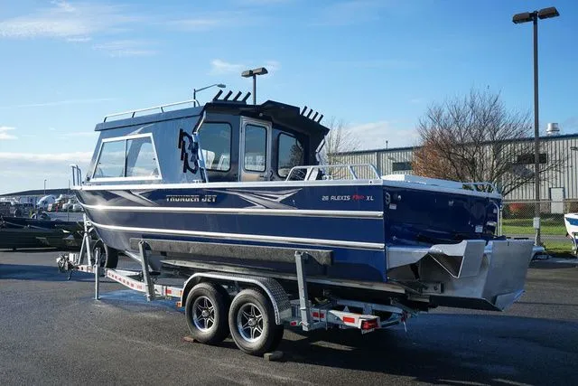 Slide: The Image of Thunder Jet 26 Alexis Pro XL 2025 - 3