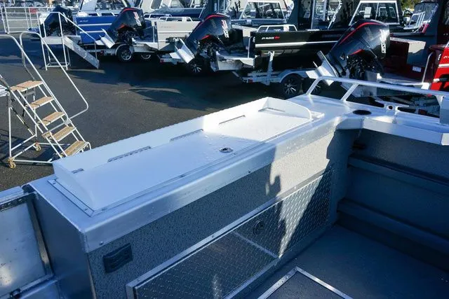 Slide: The Image of Thunder Jet 26 Alexis Pro XL 2025 - 7