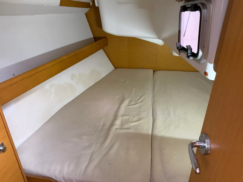 Slide: The Image of Jeanneau Sun Odyssey 36 2011 - 4