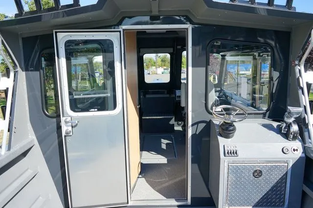 Slide: The Image of Thunder Jet 26 Alexis Pro XL HT 2026 - 12