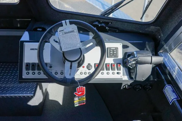 Slide: The Image of Thunder Jet 26 Alexis Pro XL HT 2026 - 17