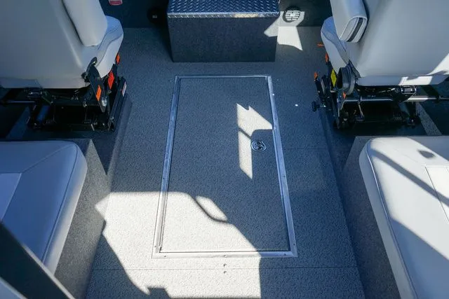 Slide: The Image of Thunder Jet 26 Alexis Pro XL HT 2026 - 19