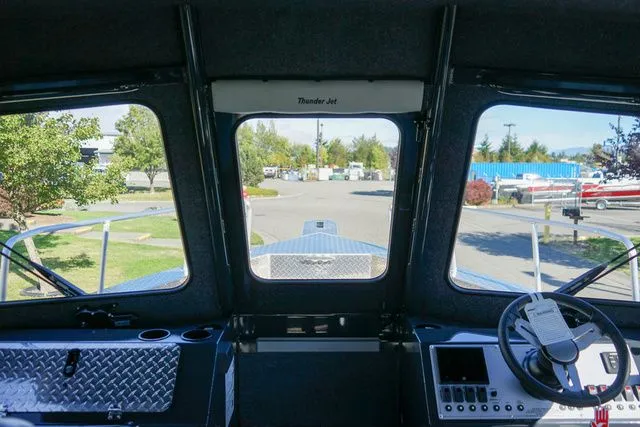 Slide: The Image of Thunder Jet 26 Alexis Pro XL HT 2026 - 22