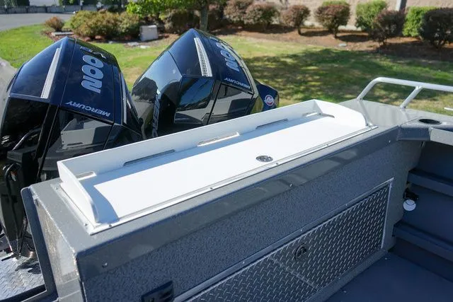 Slide: The Image of Thunder Jet 26 Alexis Pro XL HT 2026 - 7