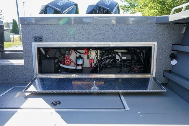 Slide: The Image of Thunder Jet 26 Alexis Pro XL HT 2026 - 9