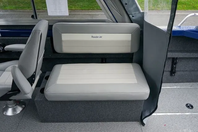 Slide: The Image of Thunder Jet 185 Luxor HT 2026 - 11