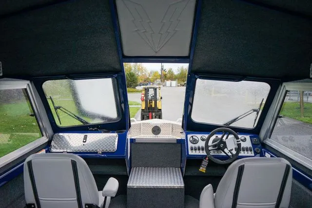 Slide: The Image of Thunder Jet 185 Luxor HT 2026 - 16