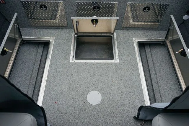 Slide: The Image of Thunder Jet 185 Luxor HT 2026 - 9