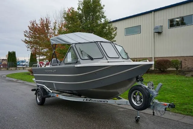 The Image of Thunder Jet 185 Luxor 2026 - 1