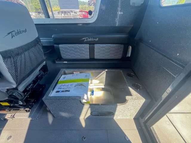 Slide: The Image of Weldcraft 220 Ocean King 2026 - 13