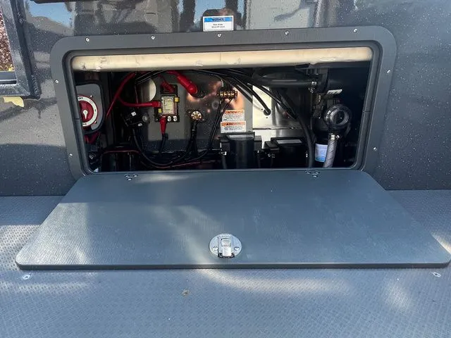 Slide: The Image of Weldcraft 220 Ocean King 2026 - 7