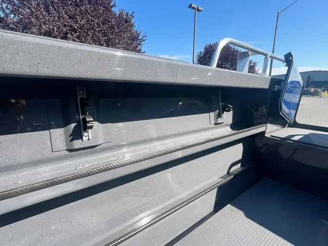 Slide: The Image of Weldcraft 220 Ocean King 2026 - 9