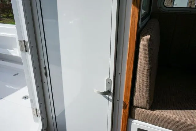 Slide: The Image of Sea Sport Explorer 2400 2025 - 16