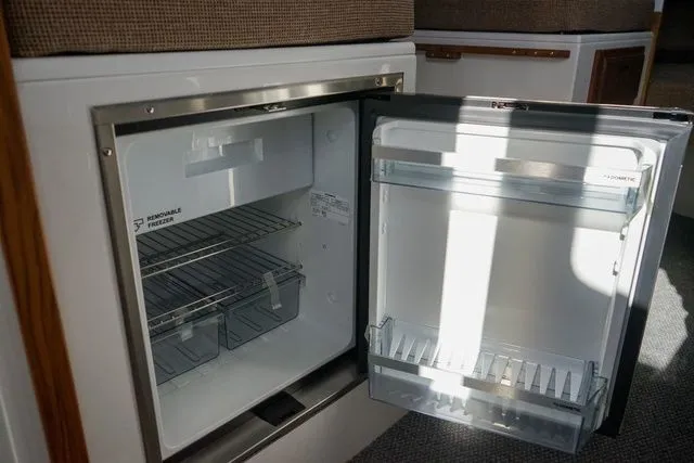 Slide: The Image of Sea Sport Explorer 2400 2025 - 19