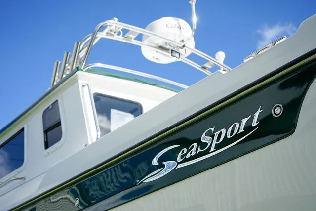 Slide: The Image of Sea Sport Explorer 2400 2025 - 22