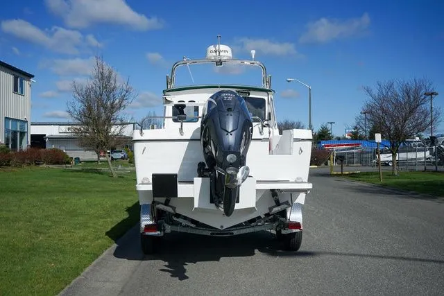 Slide: The Image of Sea Sport Explorer 2400 2025 - 4