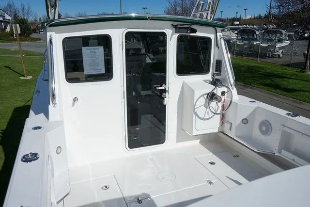 Slide: The Image of Sea Sport Explorer 2400 2025 - 5