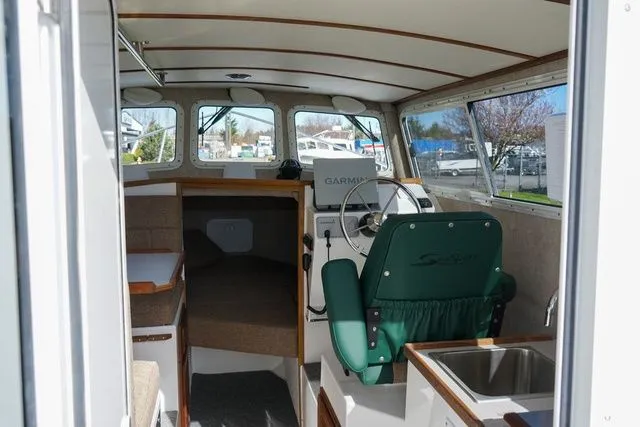 Slide: The Image of Sea Sport Explorer 2400 2025 - 8