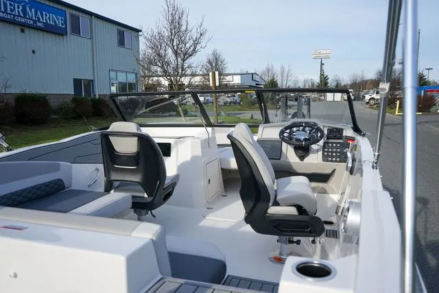 Slide: The Image of Starcraft SVX 210 OB DC 2025 - 5