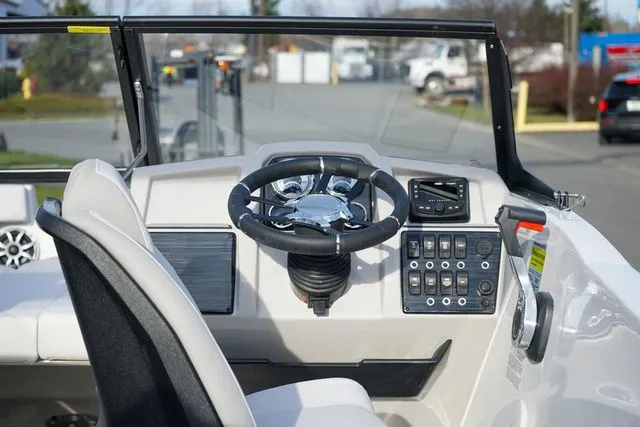 Slide: The Image of Starcraft SVX 210 OB DC 2025 - 6