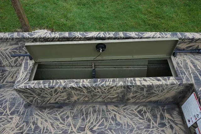 Slide: The Image of Lund 1760 Predator Tiller 2024 - 10