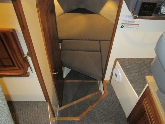 Slide: The Image of Sea Sport Commander 2800 2025 - 11