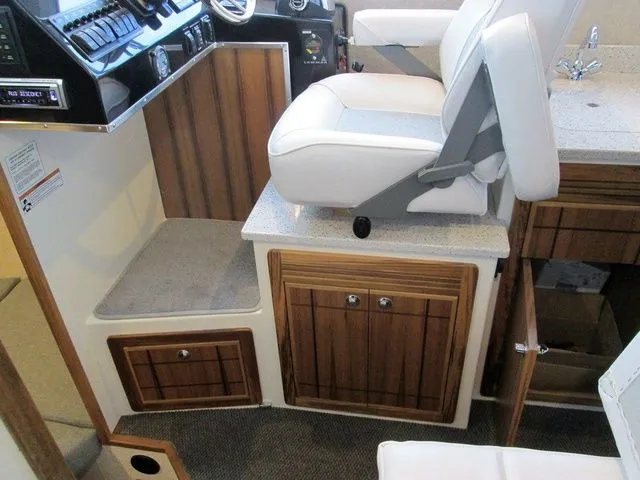 Slide: The Image of Sea Sport Commander 2800 2025 - 14