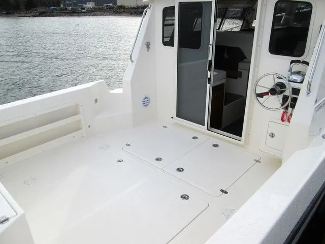 Slide: The Image of Sea Sport Commander 2800 2025 - 5