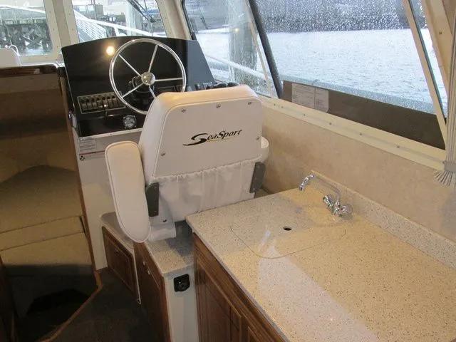 Slide: The Image of Sea Sport Commander 2800 2025 - 8