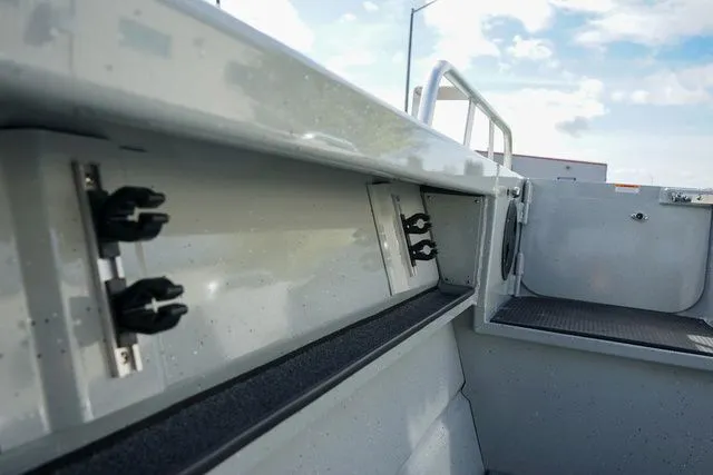 Slide: The Image of Weldcraft 220 Maverick DV 2024 - 16