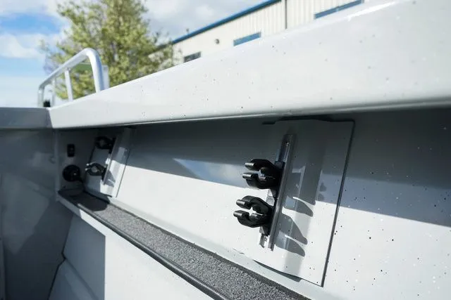 Slide: The Image of Weldcraft 220 Maverick DV 2024 - 17