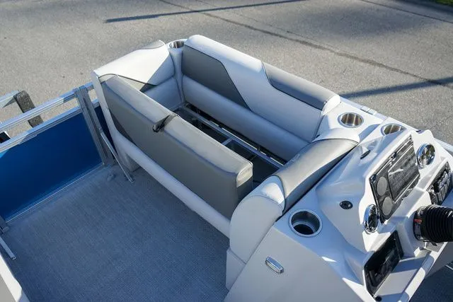 Slide: The Image of Avalon 17 Venture Cruise 2024 - 7