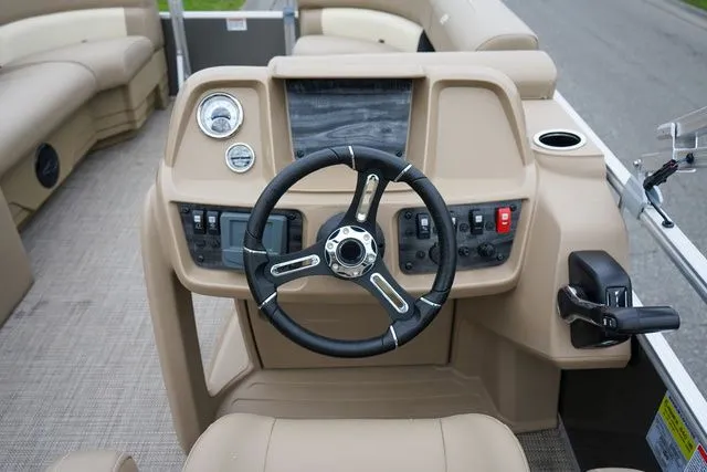 Slide: The Image of Starcraft LX16R 2025 - 11