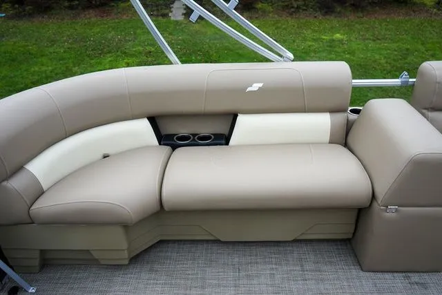 Slide: The Image of Starcraft LX16R 2025 - 12