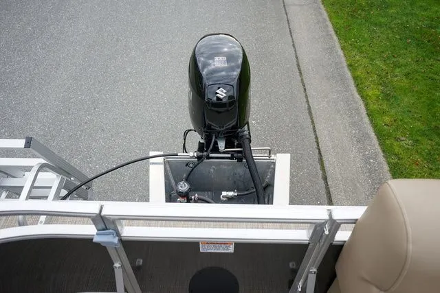 Slide: The Image of Starcraft LX16R 2025 - 13