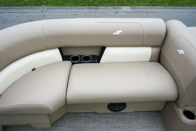 Slide: The Image of Starcraft LX16R 2025 - 8