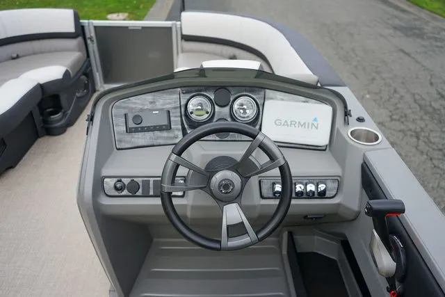 Slide: The Image of Avalon LSZ Cruise Rear Bench 19 FT 2023 - 11