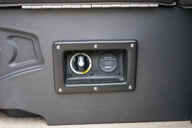 Slide: The Image of Avalon LSZ Cruise Rear Bench 19 FT 2023 - 16