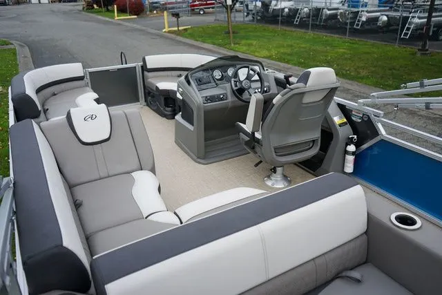Slide: The Image of Avalon LSZ Cruise Rear Bench 19 FT 2023 - 6