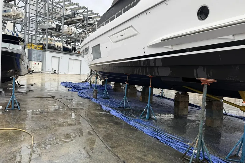 Slide: The Image of Azimut Fly 72 yacht from 2021 on dry dock for maintenance. - 79