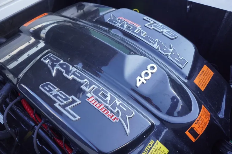 Slide: The Image of 2019 Tigé R20 boat engine, Raptor 6.2L, 400 horsepower, Indmar branding. - 38