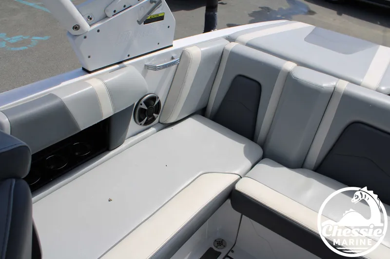 Slide: The Image of Malibu Wakesetter 21 MLX 2020 - 14