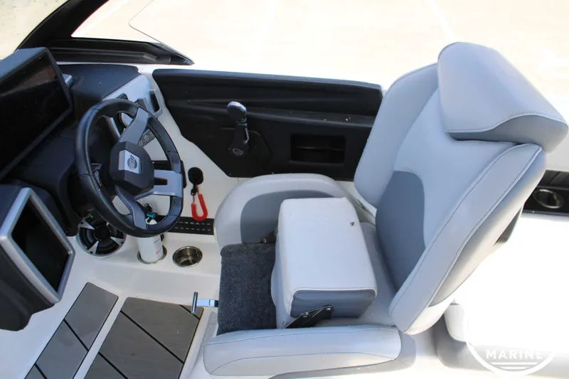 Slide: The Image of Malibu Wakesetter 21 MLX 2020 - 15