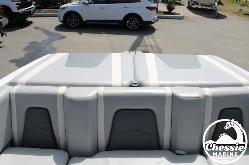 Slide: The Image of Malibu Wakesetter 21 MLX 2020 - 17