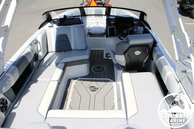 Slide: The Image of Malibu Wakesetter 21 MLX 2020 - 9