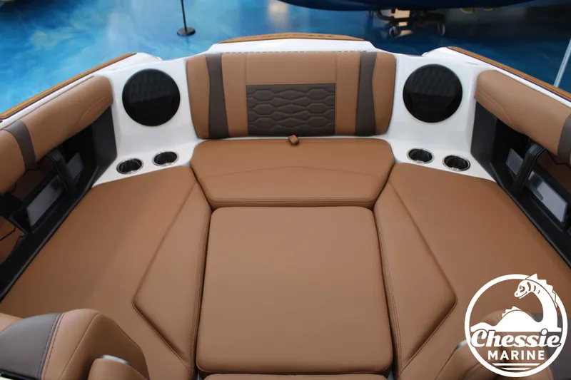 Slide: The Image of Malibu Wakesetter 22 MXZ 2026 - 8