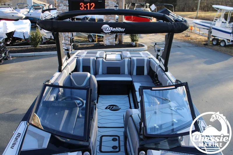 Slide: The Image of Malibu Wakesetter 23 MXZ 2026 - 11